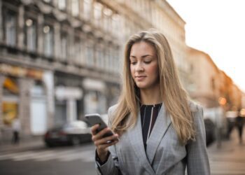 5 Ways To Lower Your Phone Bill