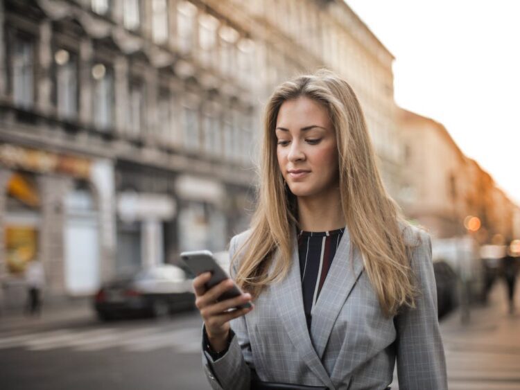 5 Ways To Lower Your Phone Bill